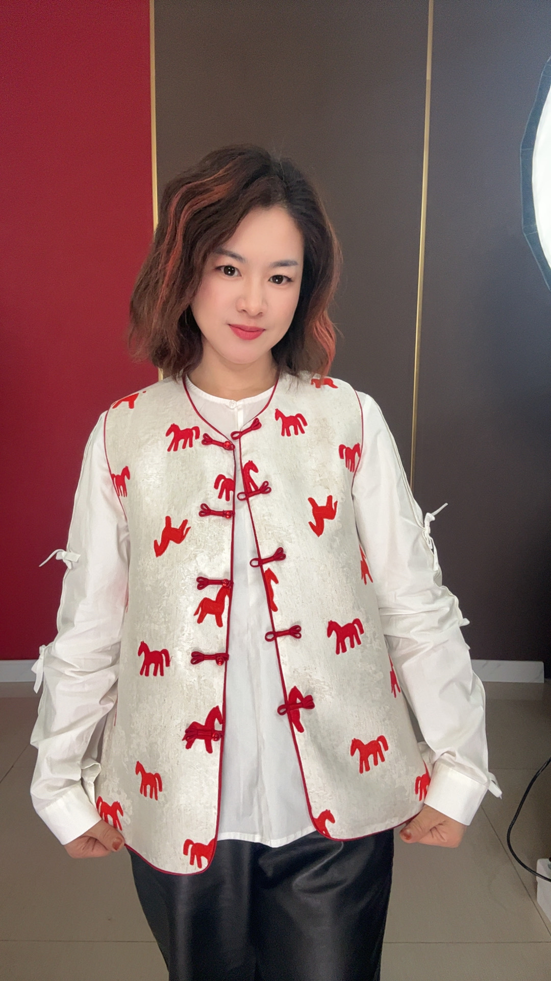 马上成功马上来钱红色马年小红马马甲秋冬马上成功刺绣马甲