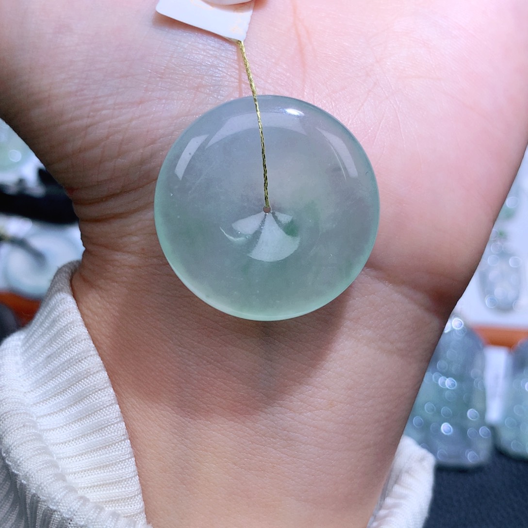 翡翠未镶嵌颈饰扣子