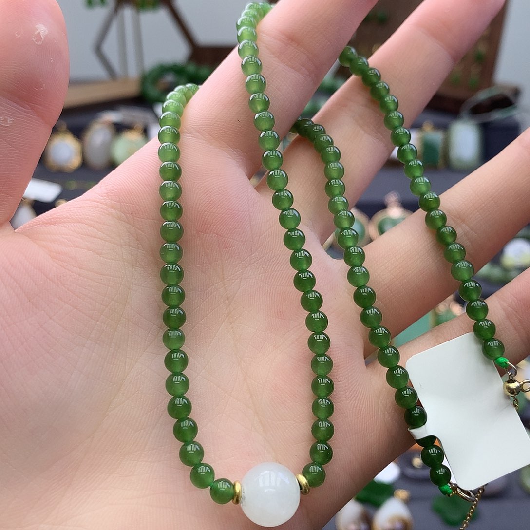 和田玉未镶嵌颈饰