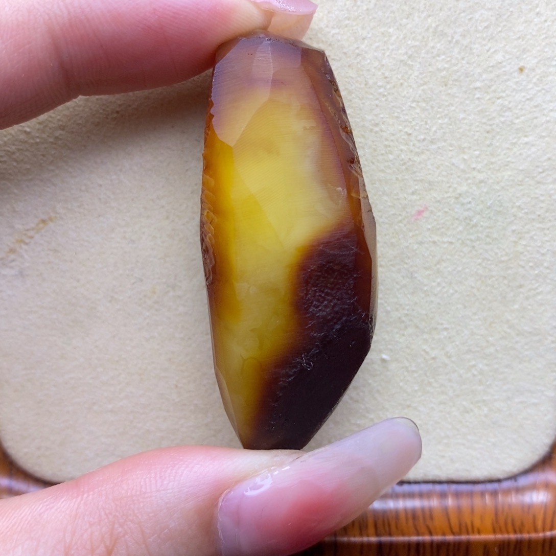 蜜蜡未镶嵌珠宝奇石灰****化陈