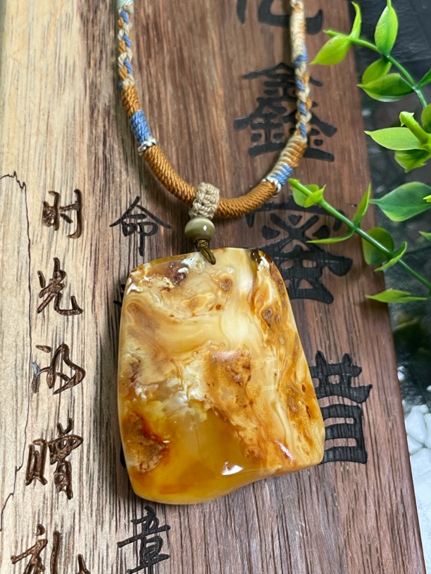 天然蜜蜡妖花无事牌