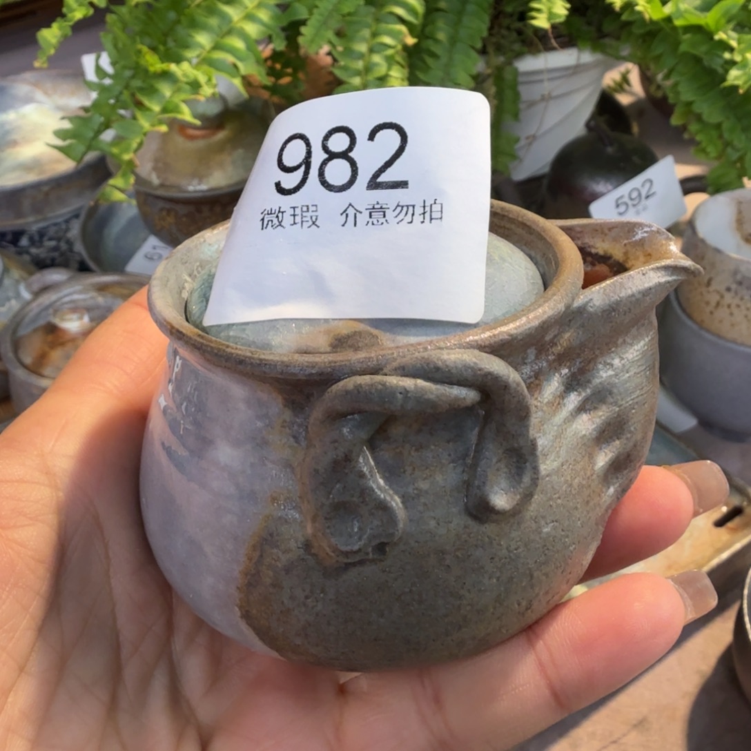 陶瓷制品厂生产技术工人