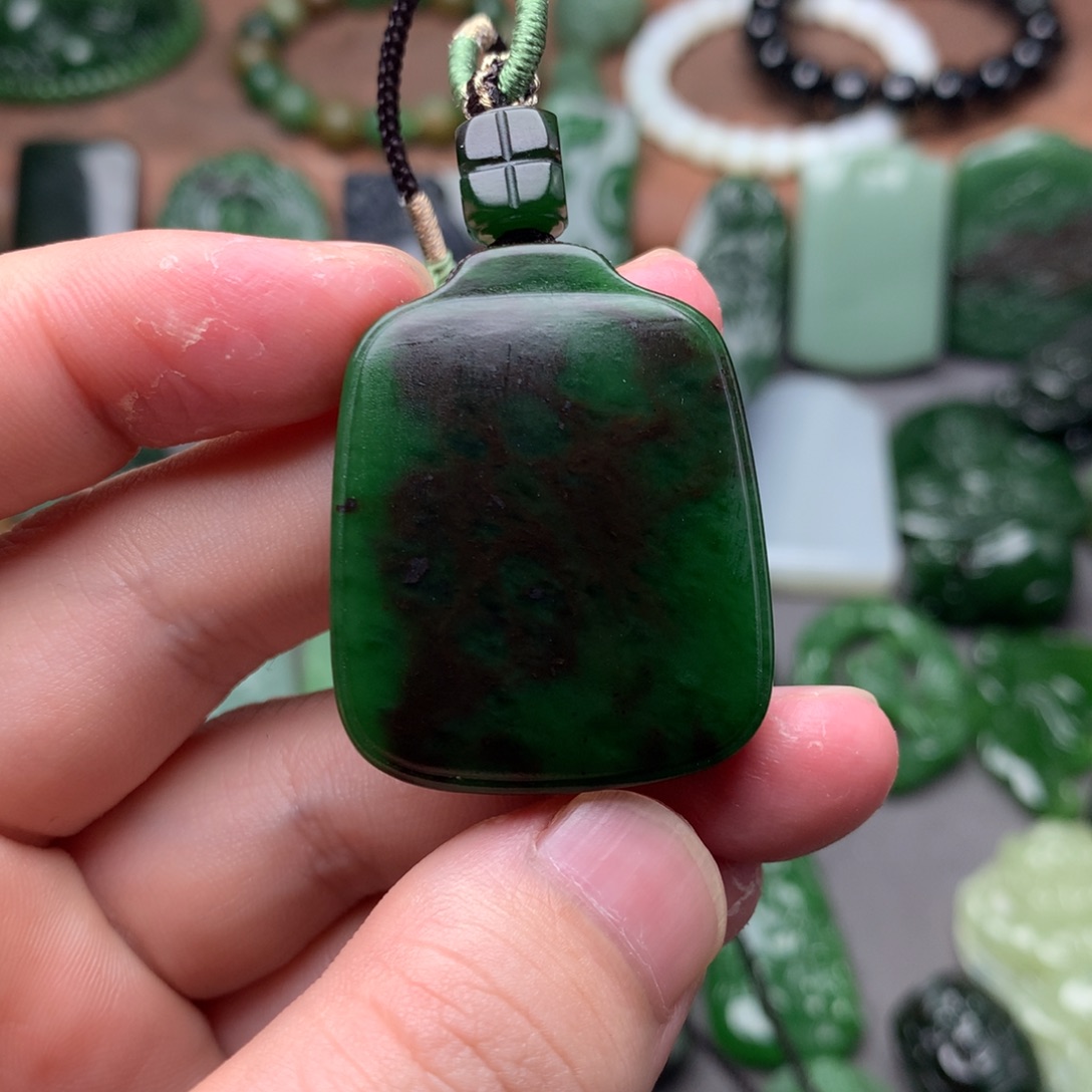 和田玉未镶嵌挂件