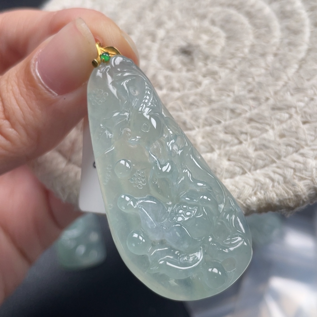 翡翠18K金镶嵌颈饰天然A货缅甸翡翠