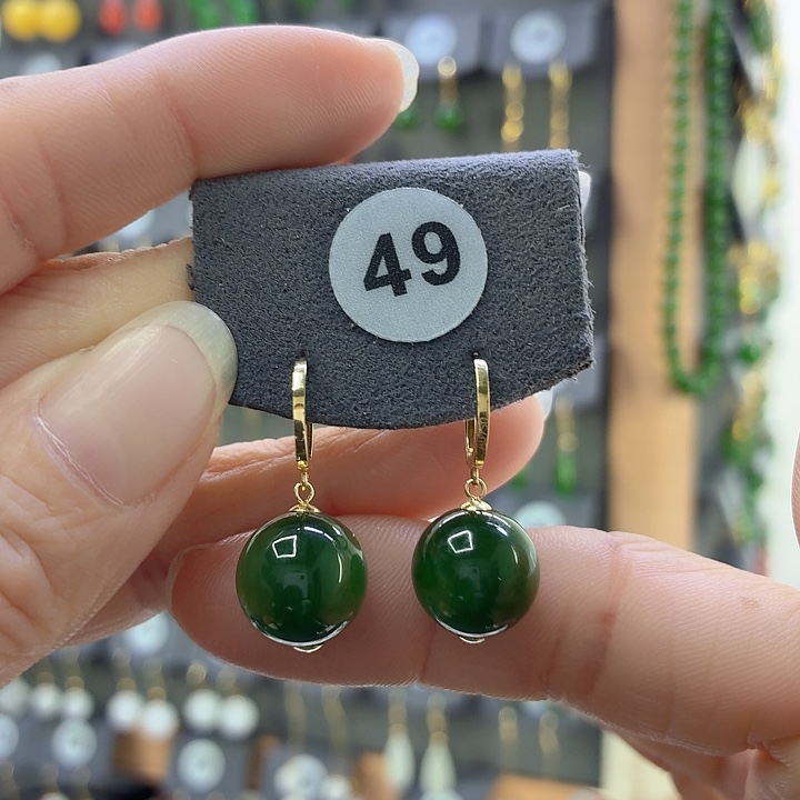 和田玉18K金镶嵌耳饰