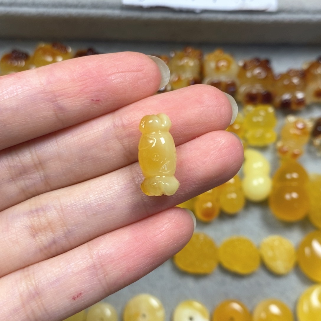 琥珀颈饰未镶嵌糖果