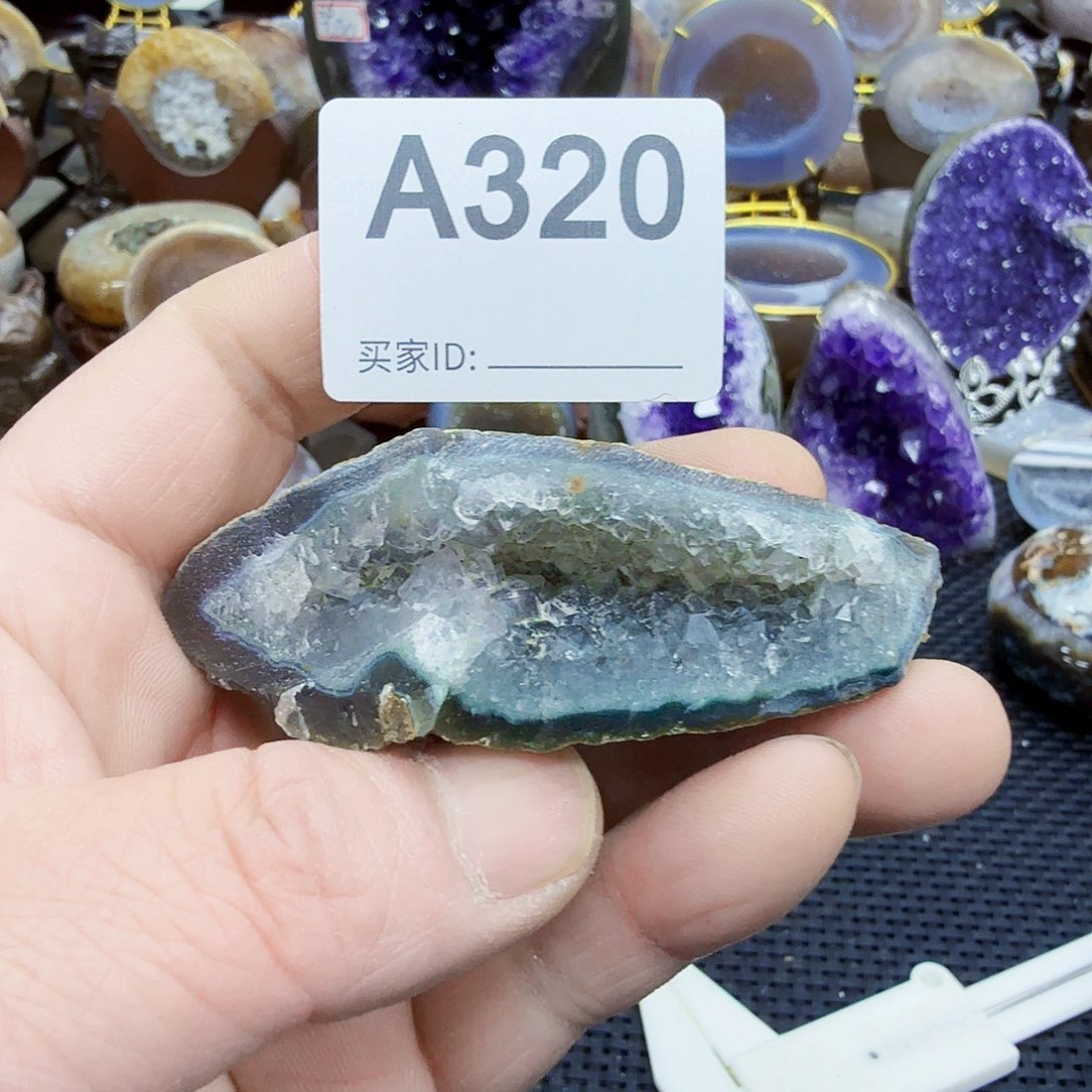 未镶嵌水晶大型摆件（非配饰）