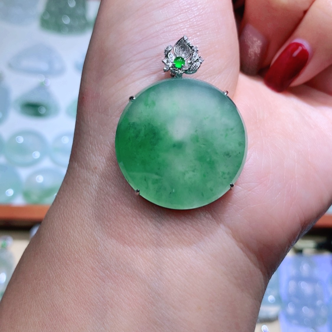 【闪购商品】翡翠颈饰18K金镶嵌无事牌