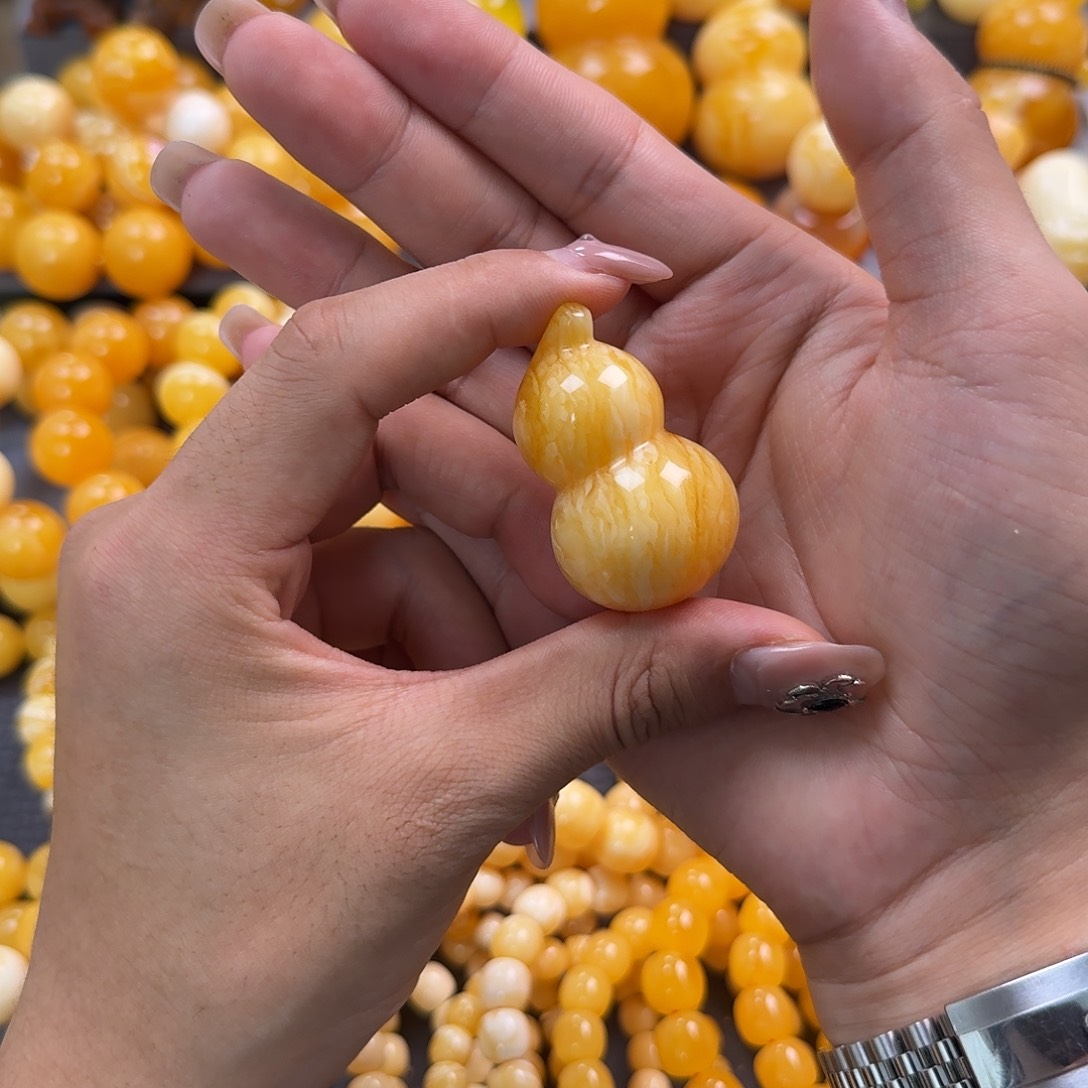 蜜蜡未镶嵌珠宝奇石