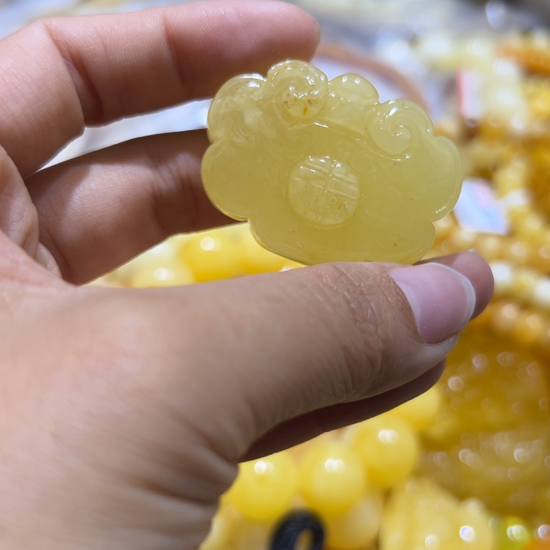 琥珀珠宝奇石未镶嵌