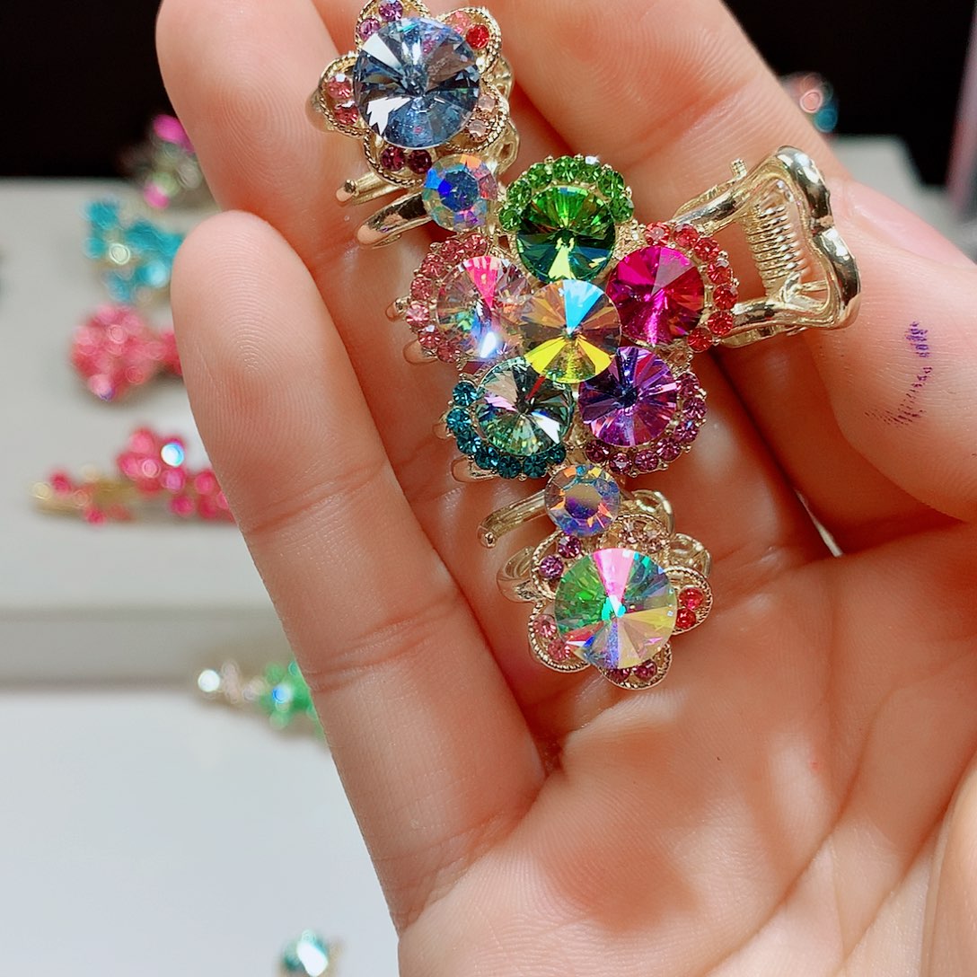 皮质铁合金发饰等