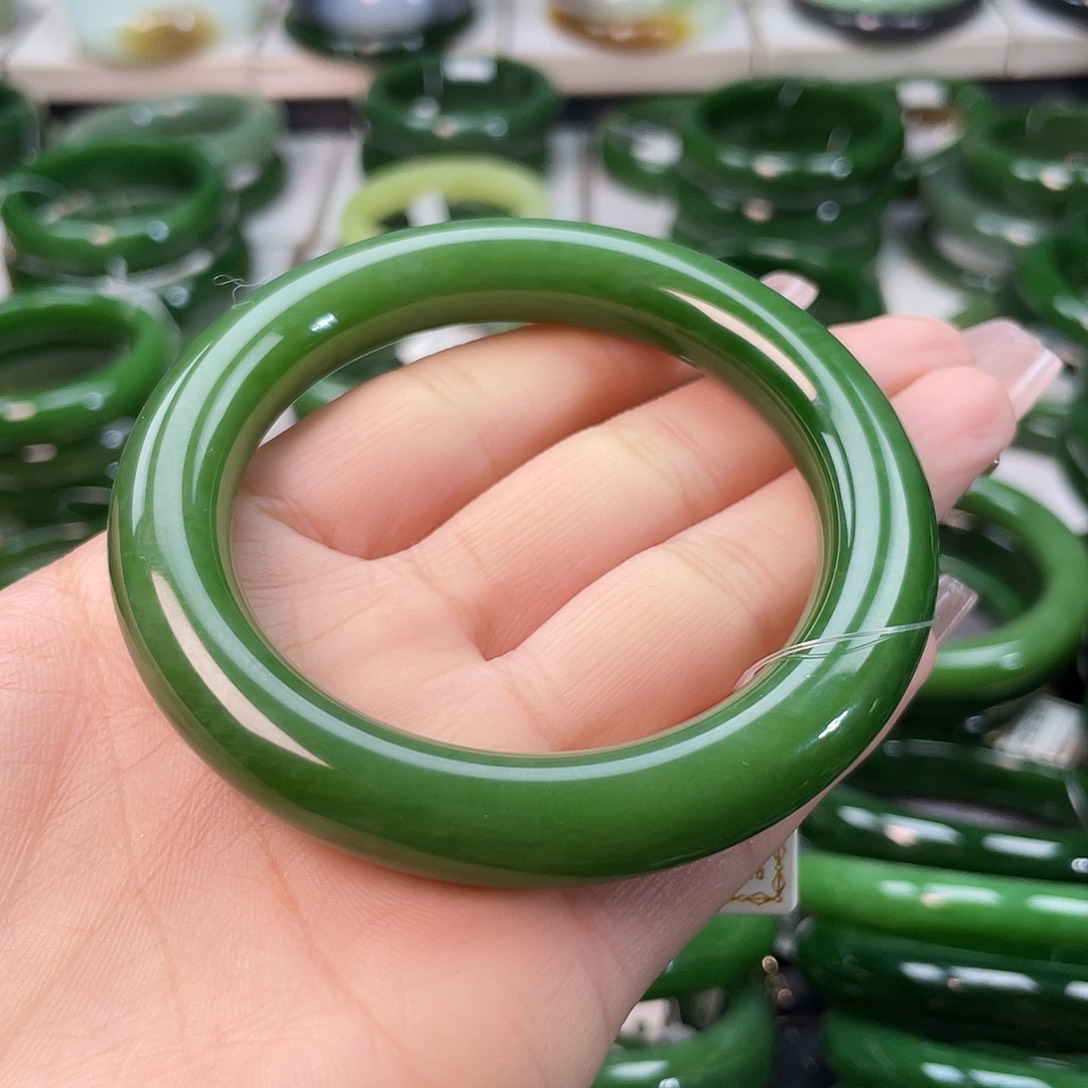 和田玉（碧玉）手镯未镶嵌