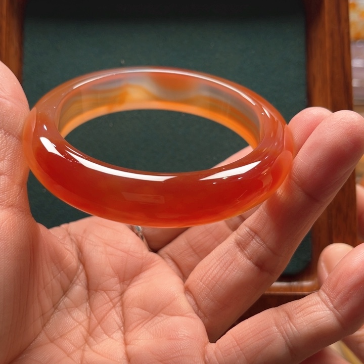 玛瑙/玉髓手镯未镶嵌