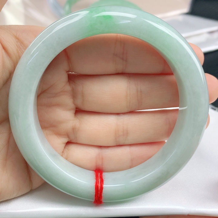 翡翠手镯未镶嵌阳绿60