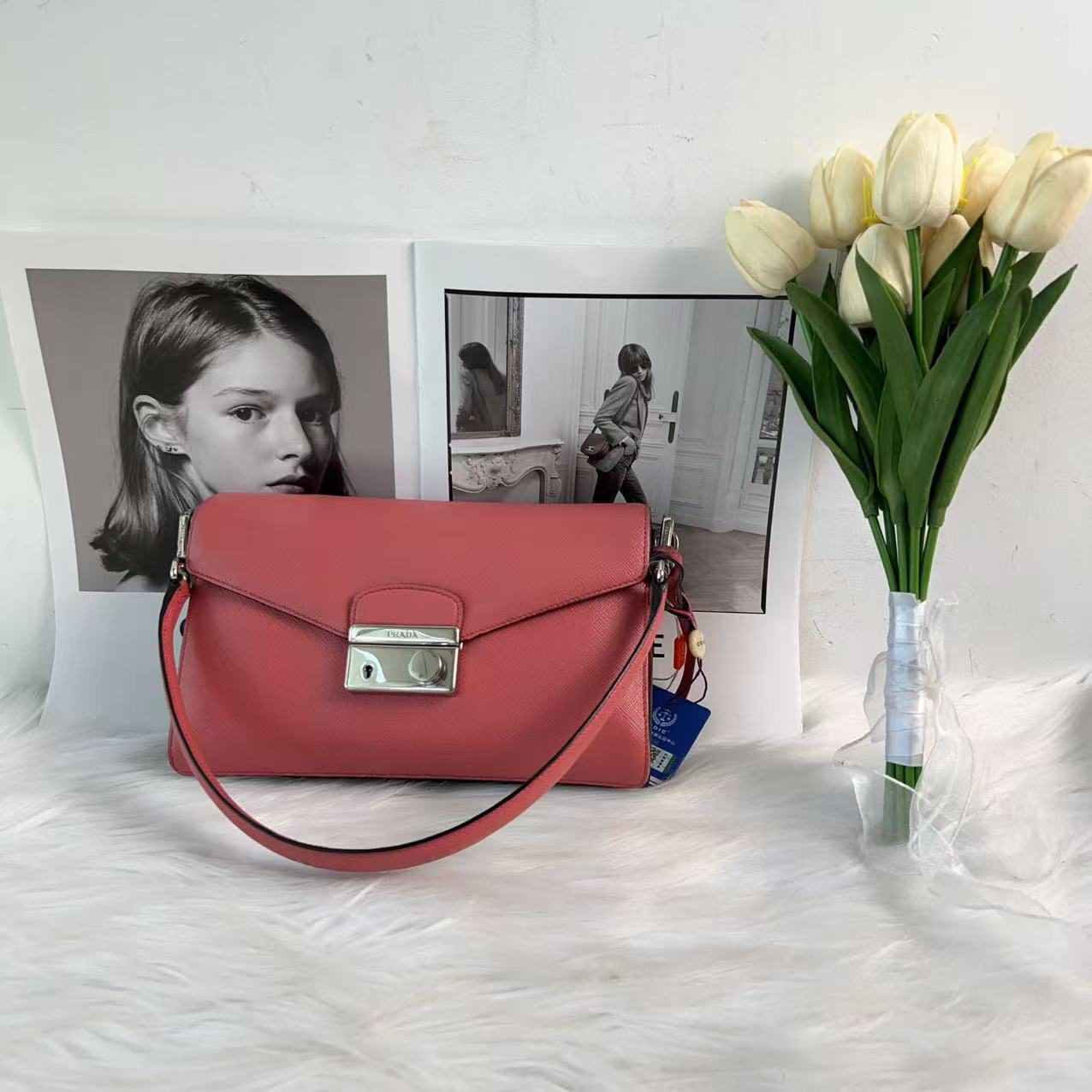 95新 Prada/普拉达 prada粉色银锁双肩带单肩包