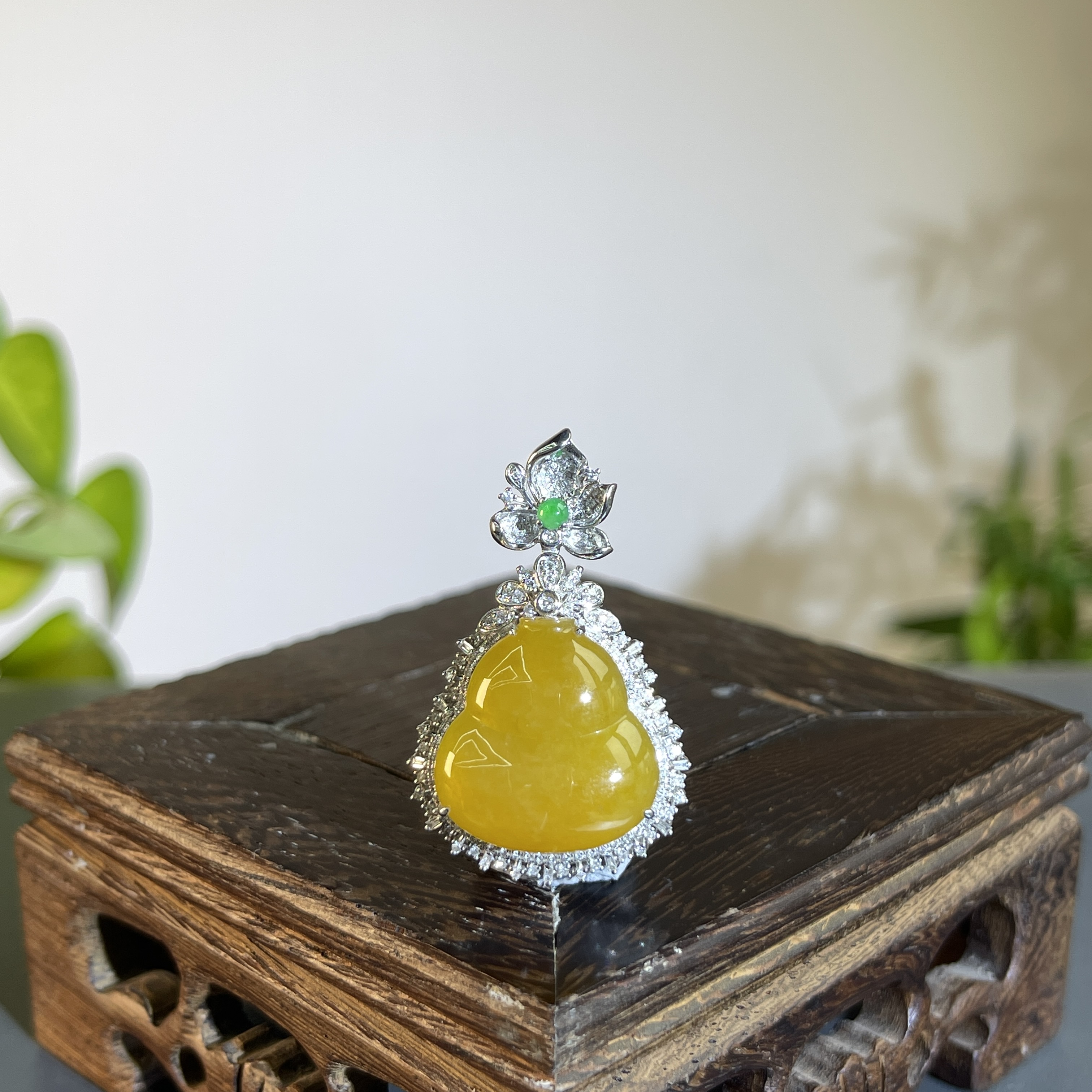 JTB08-238 天然缅甸翡翠A货 18K含钻镶嵌葫芦