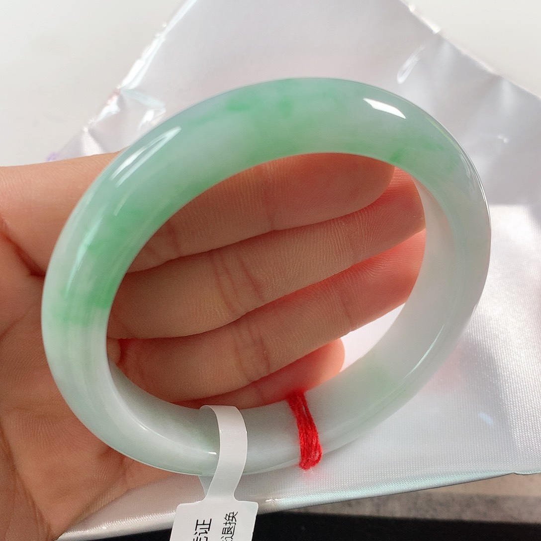 翡翠手镯未镶嵌?****g 正圈
