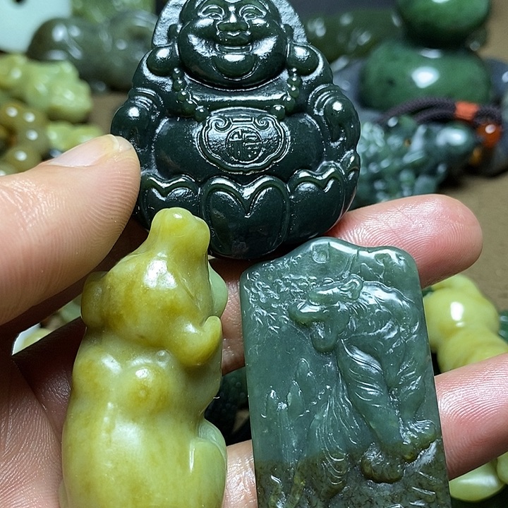 和田玉未镶嵌颈饰