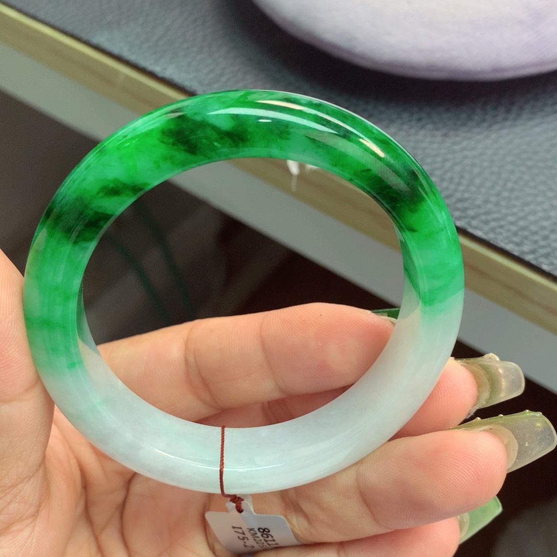 未镶嵌手镯翡翠缅甸