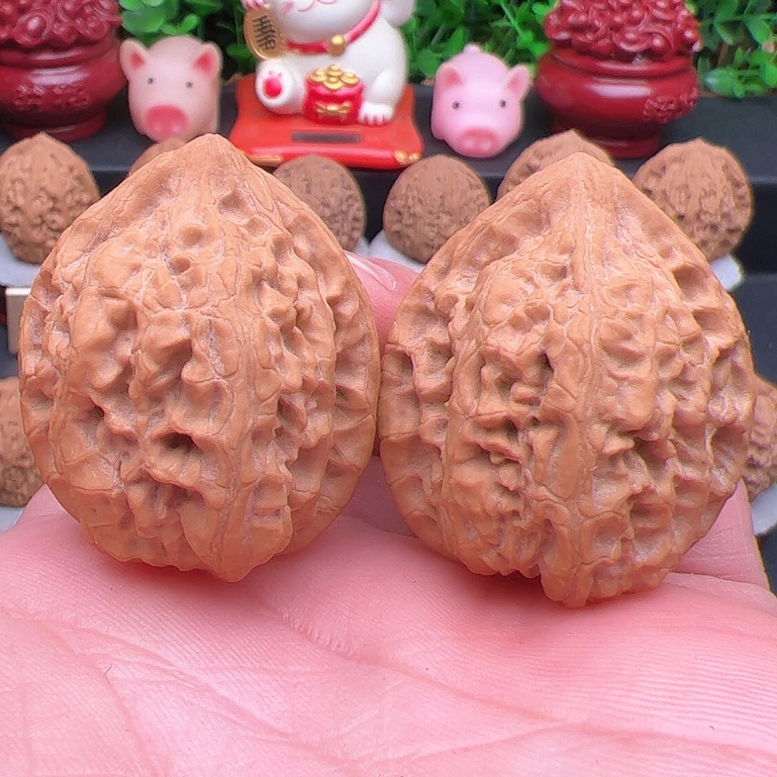 文玩核桃把件纯野生鸡心，尺寸34
