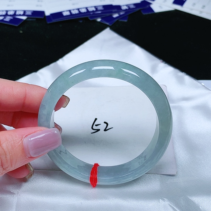 翡翠手镯未镶嵌翡翠手镯未镶嵌