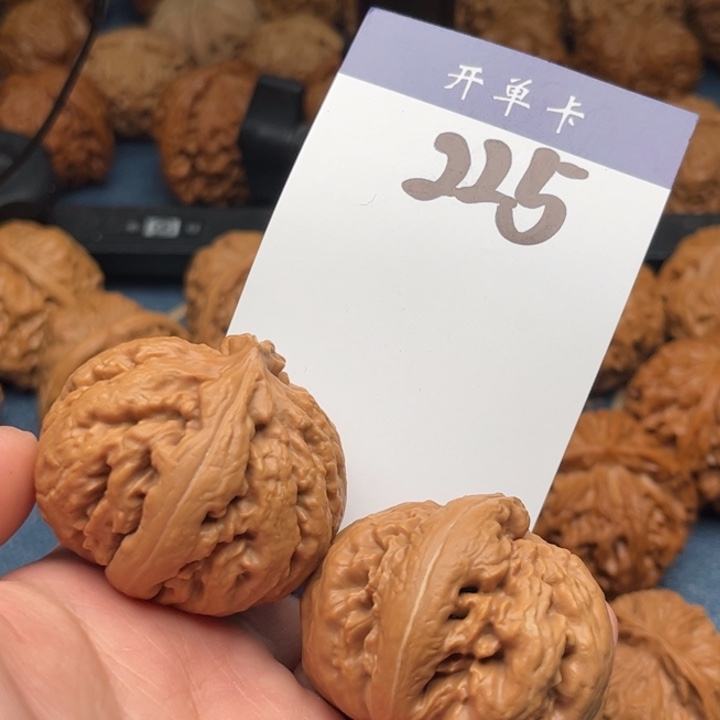 文玩核桃吊坠霸王龙 40全品 225