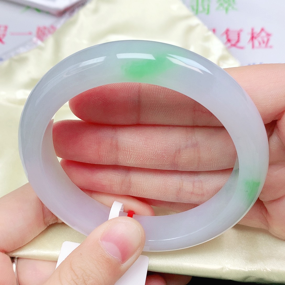 翡翠手镯未镶嵌抖音771
