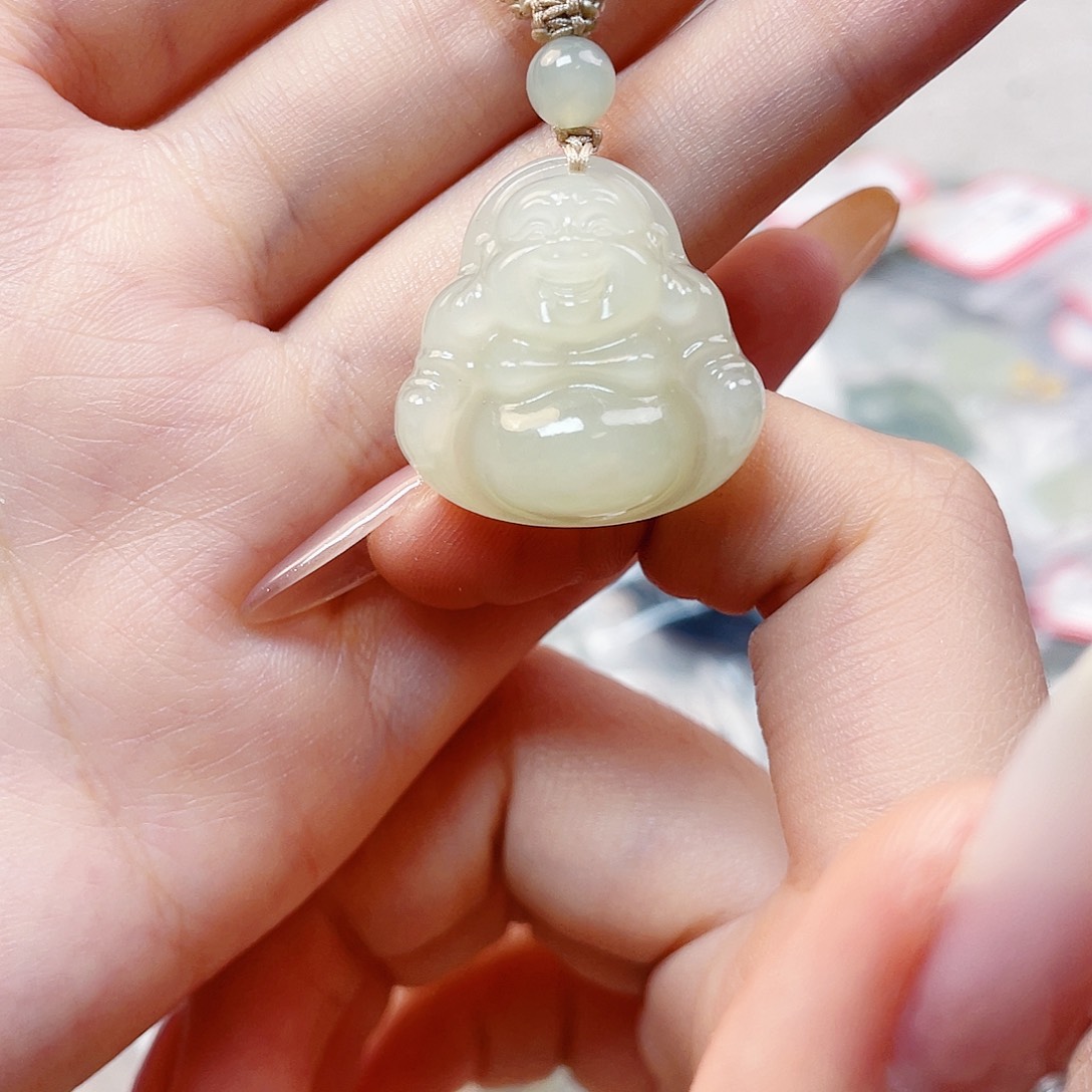 哒****和田玉未镶嵌吊坠(赠链)