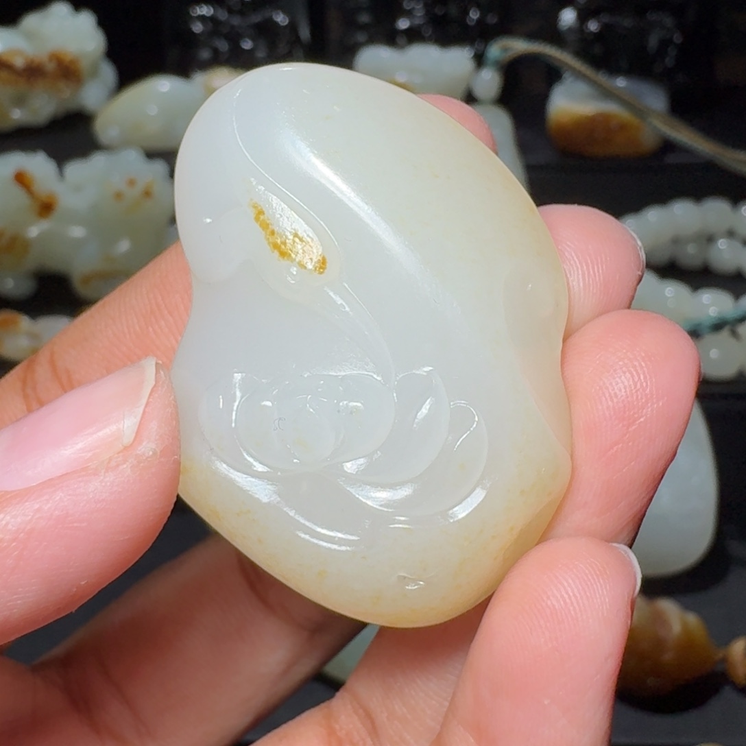 可***爱和田玉未镶嵌颈饰