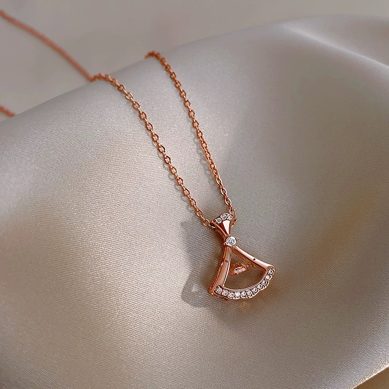 【519】钛钢项链小裙子项链2025年新款潮流轻