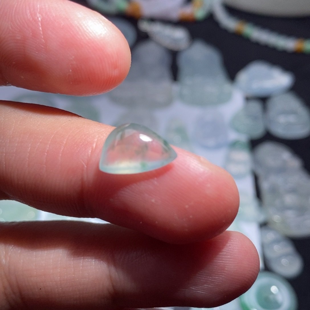 翡翠颈饰未镶嵌不****~小滴溜