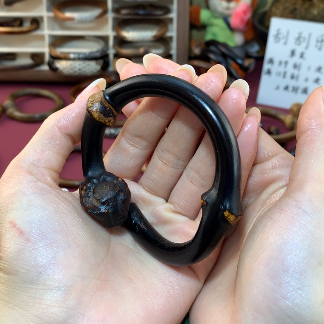 木质非金属小熊内如意