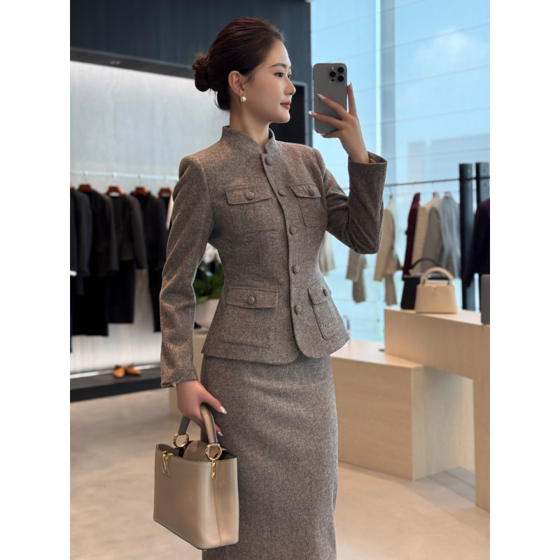 3669-轻奢正肩立领西装外套+优雅半身裙套装2025年秋季新款