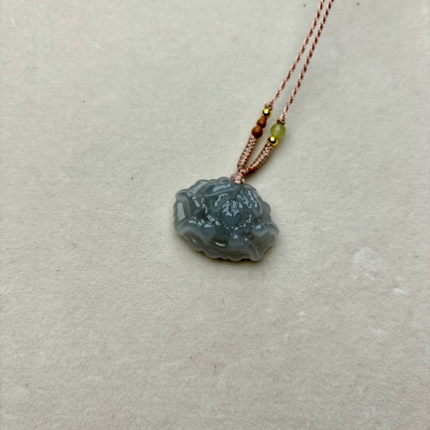 保真纯天然和田玉烟紫吊坠花开富贵精美时尚百搭适合多种场合