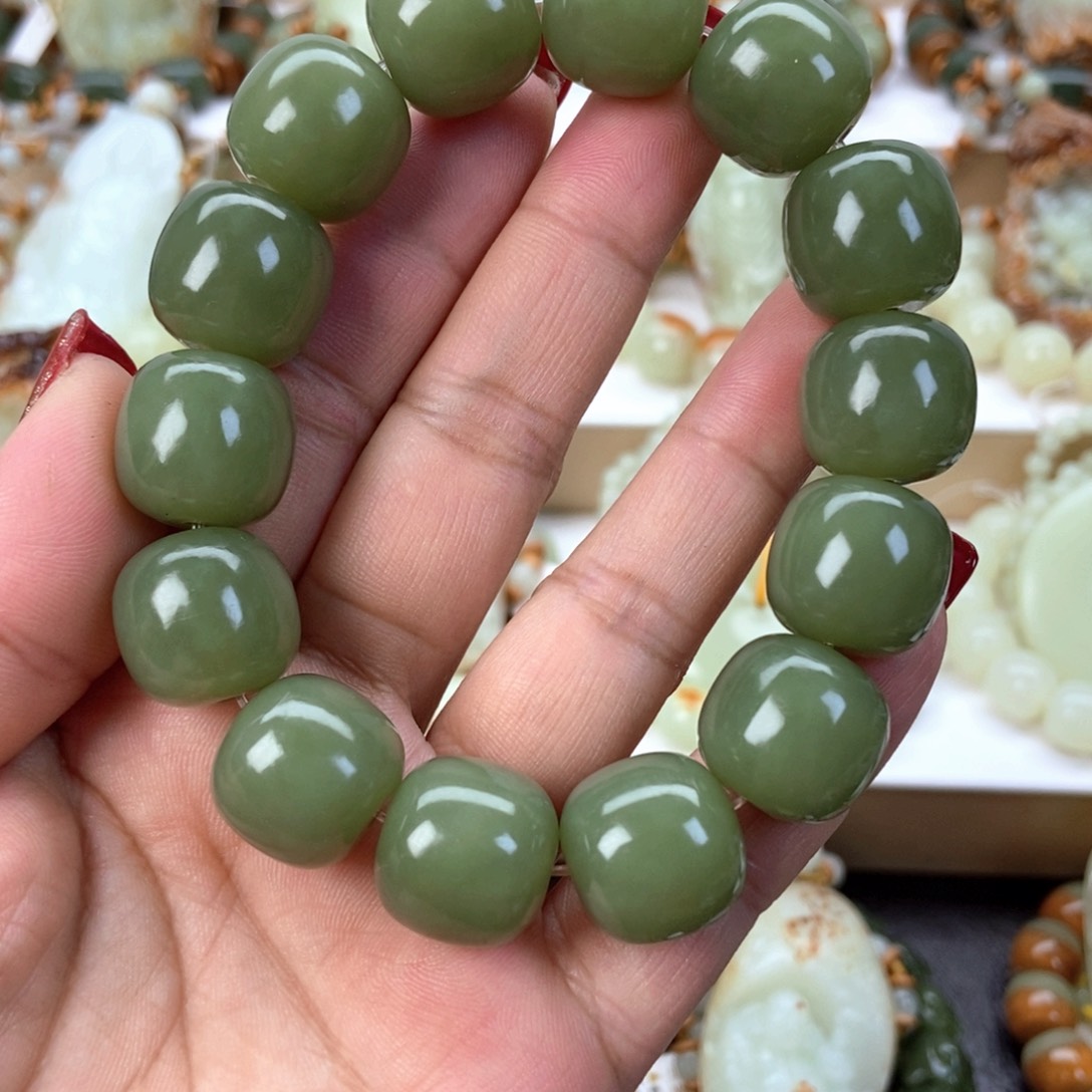 透闪石质玉手串未镶嵌