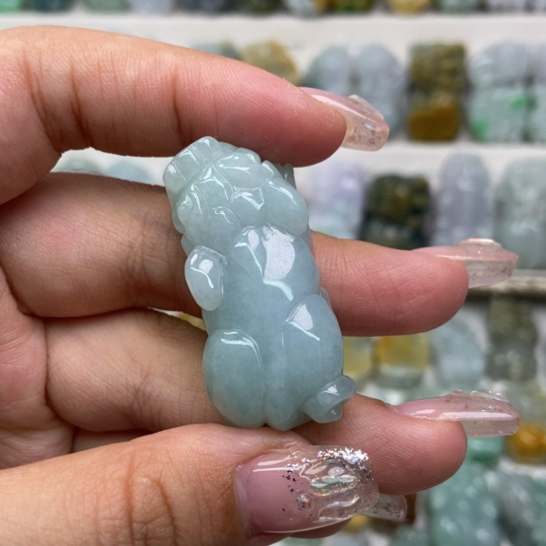 翡翠未镶嵌吊坠(赠链)