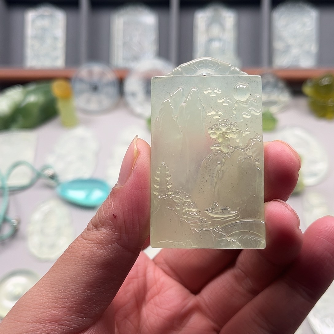 蛇纹石玉颈饰未镶嵌