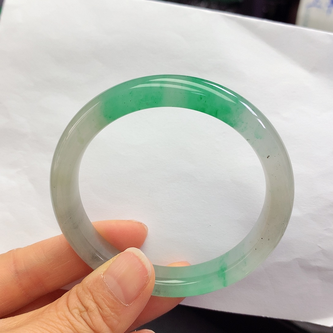 石英质玉手镯未镶嵌就***爱