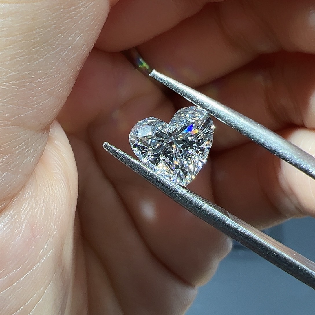 合成钻石裸石2.02ct心形培育钻石双证书