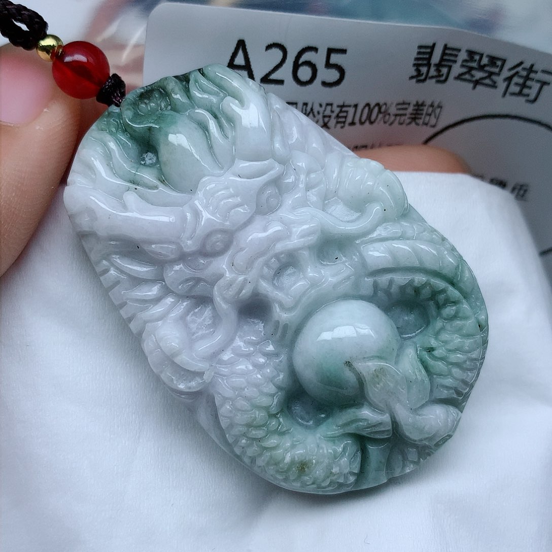 翡翠颈饰未镶嵌手串