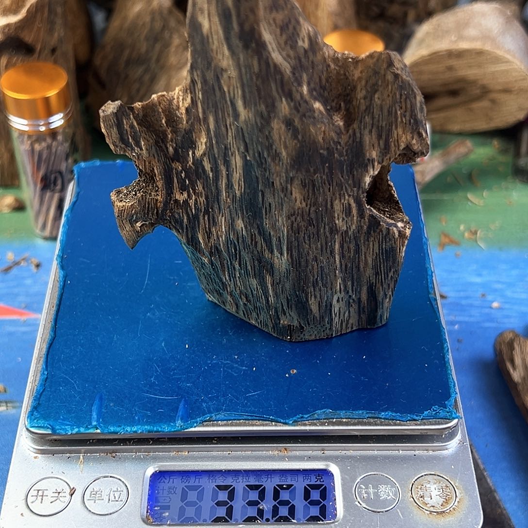 香料绿奇楠虫漏白棋33克