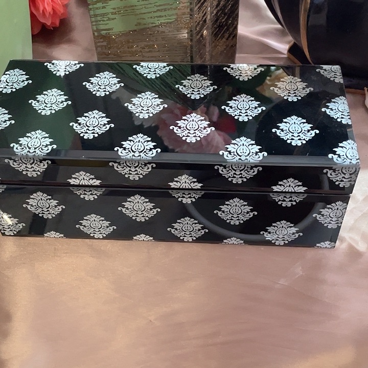 陶瓷花瓶，仿真绿植。