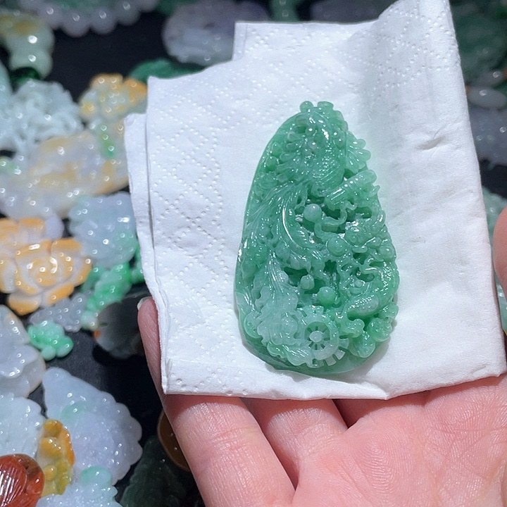 颈饰未镶嵌翡翠天