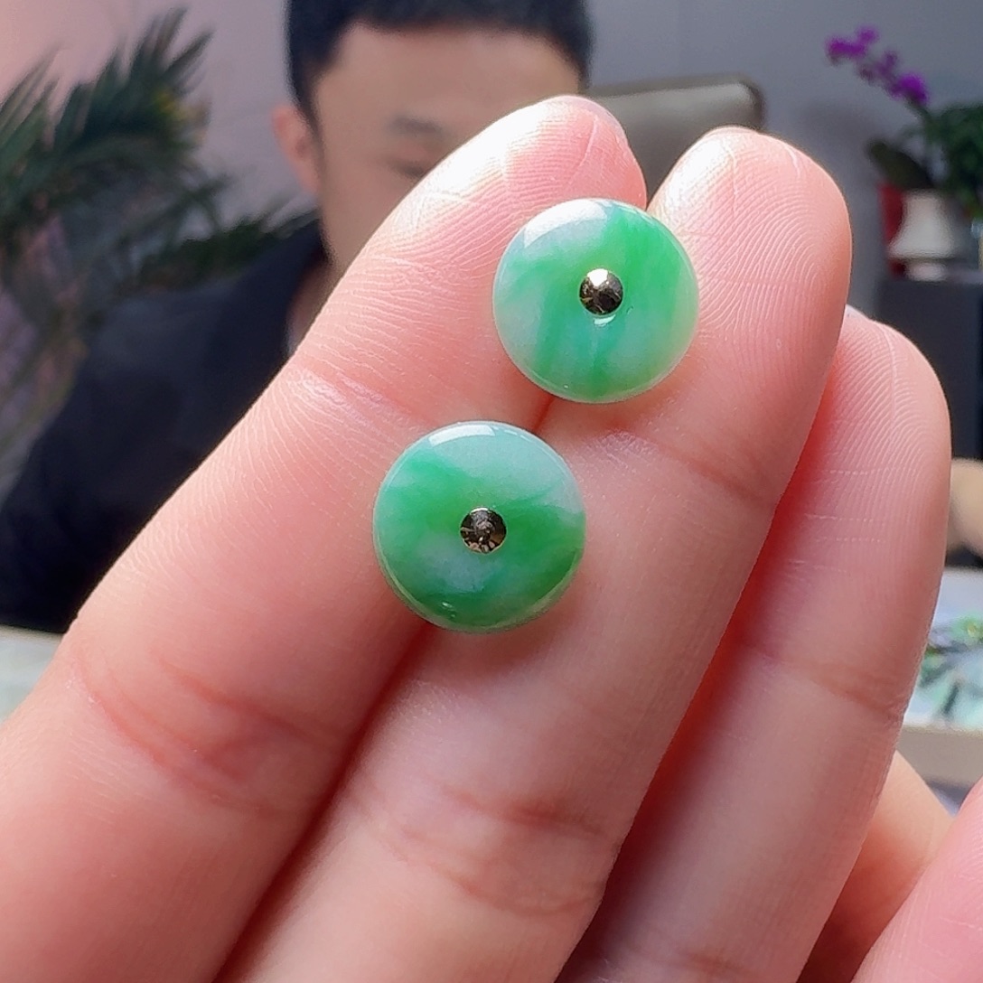 翡翠18K金镶嵌耳饰天然