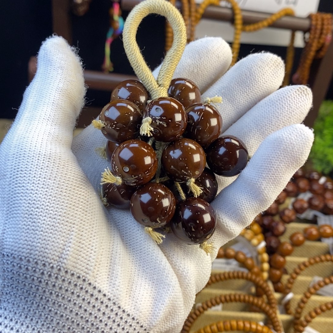 紫金鼠手串葡萄手把件