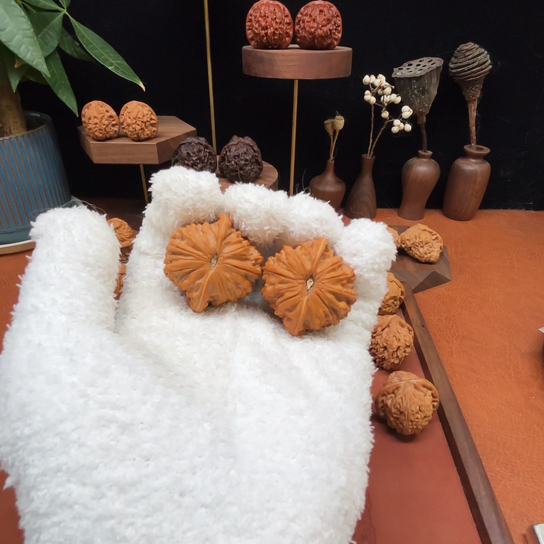 核桃把件慢*物山地磨盘