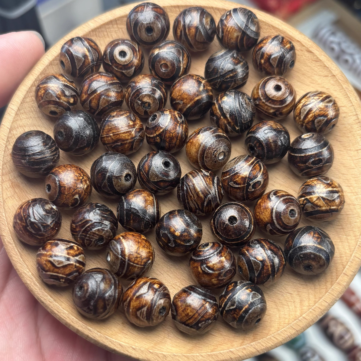 天然玛瑙天珠圆珠火供钙化12mm多图腾