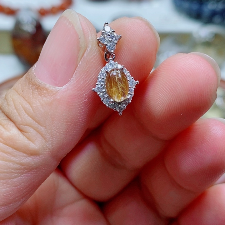 未镶嵌颈饰水晶水晶