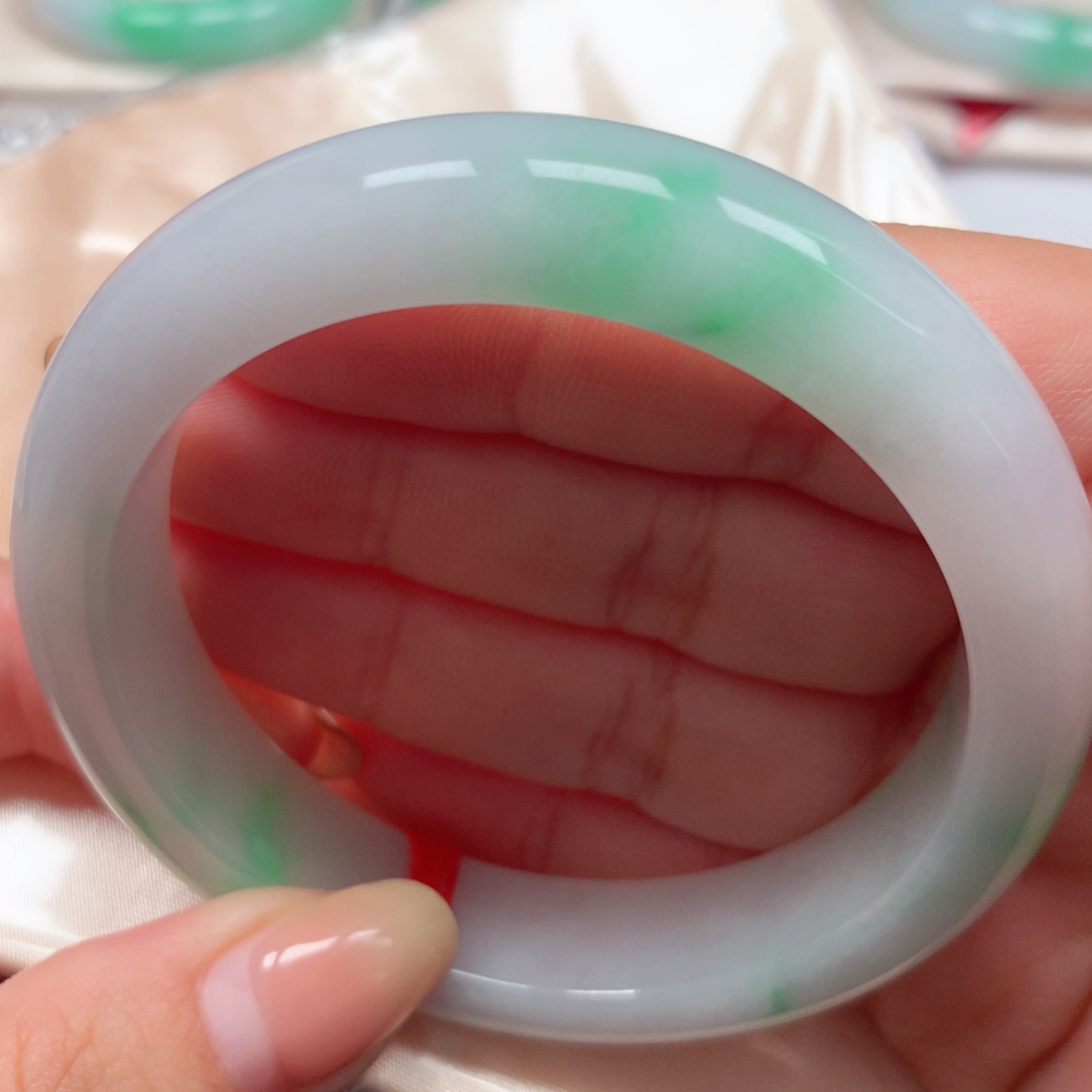 翡翠未镶嵌手镯35白底青 阳春白雪