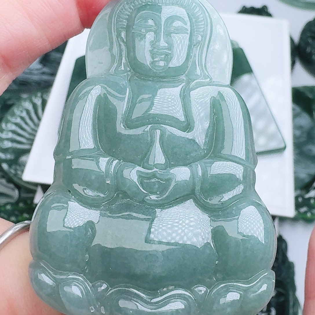 翡翠未镶嵌颈饰天然的A货翡翠多样性发其一 